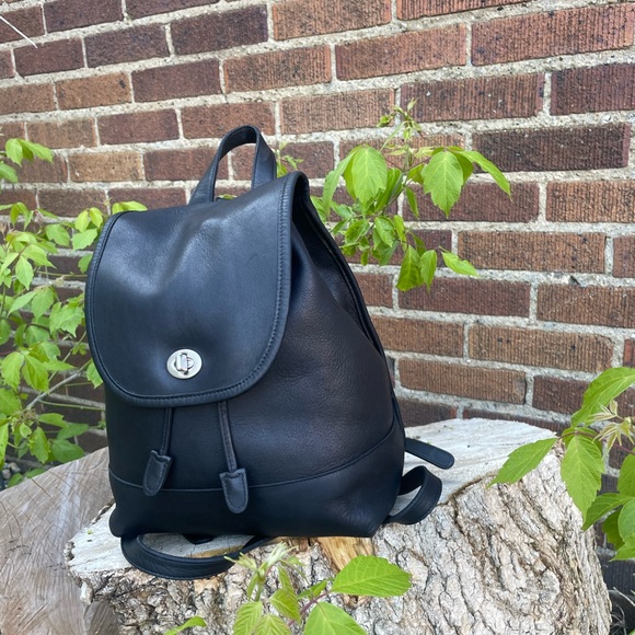 Vintage Coach 9791 Black Leather Backpack The Daypack Style Rucksack Drawstring. - Picture 3 of 16